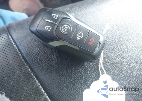 2016 Ford Edge Titanium z USA, uszkodzony, nr VIN 2FMPK4K96GBC39035